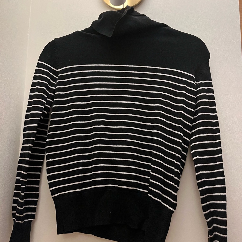 Black H&M Turtleneck Size: Small